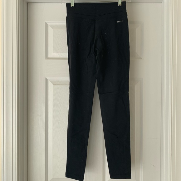 Nike Black Leggings - Picture 6 of 6
